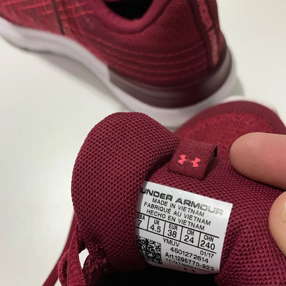 Under armour shoes - Picture 4 of 6